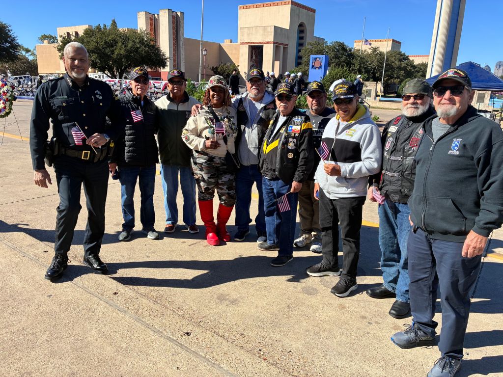 Dallas Veterans day parade